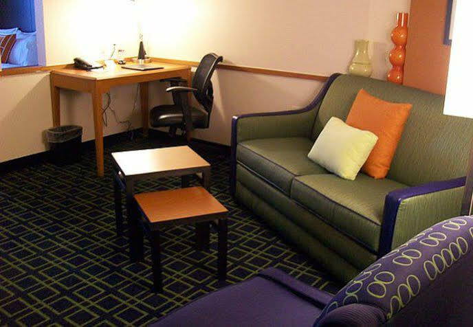 Fairfield Inn And Suites By Marriott Strasburg Shenandoah Valley Exterior foto